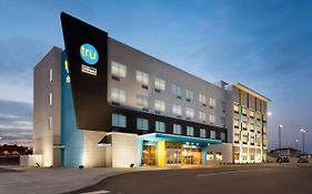 Tru By Hilton Cedar Rapids Westdale Hotel Exterior photo