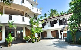 Green Shadows Beach Hotel Wadduwa Exterior photo