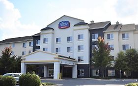 Fairfield Inn And Suites By Marriott Strasburg Shenandoah Valley Exterior photo
