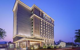 Bellevue Sarovar Premiere Junagadh Hotel Exterior photo