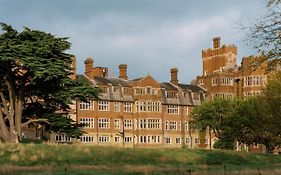 De Vere Selsdon Estate Hotel Croydon Exterior photo