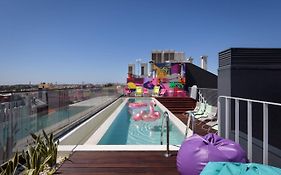 Moxy Lisbon City Hotel Exterior photo