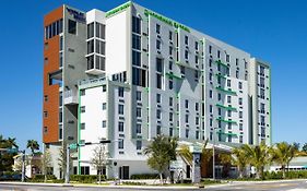 Wyndham Garden Miami International Airport Hotel Exterior photo