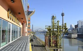 Courtyard By Marriott Duesseldorf Hafen Hotel Exterior photo