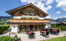 Haus Tirol Hotel Brixen im Thale Exterior photo