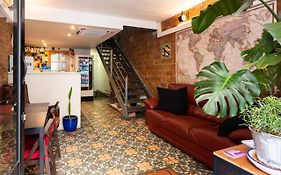 Mambo Tango Hostel Barcelona Exterior photo