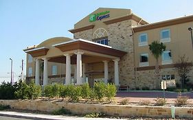 Holiday Inn Express & Suites Fredericksburg Exterior photo