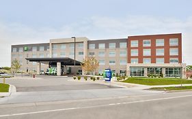 Holiday Inn Express & Suites Madison, An Ihg Hotel Exterior photo