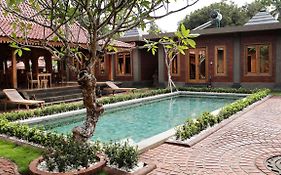 Rumah Dharma Boutique Villa Magelang Exterior photo