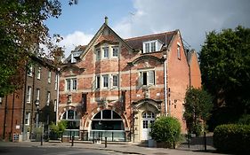 One Warwick Park Hotel Tunbridge Wells Exterior photo