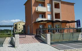 Bed & Breakfast Grgic Hotel Novigrad Istria Exterior photo