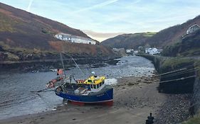 The Riverside Bed and Breakfast Boscastle Exterior photo