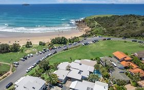 Arthouse Beachfront Accommodation Emerald Beach Exterior photo