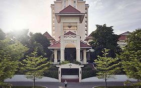 Sofitel Phnom Penh Phokeethra Hotel Exterior photo