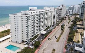 Pavilion Beach Front Apartment With Balcony Miami Beach Exterior photo