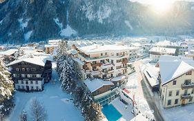 Alpine Hideaway Zillertalerhof Hotel Mayrhofen Exterior photo