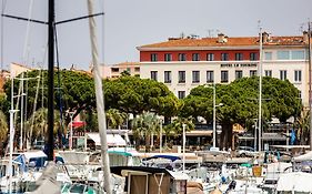 Hotel Restaurant Le Touring - Teritoria Saint-Raphaël Exterior photo