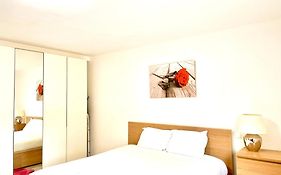 Large Room In Schuttrange Free Parking 10Mins To Airport Excellent Customer Services Luxemburg Exterior photo