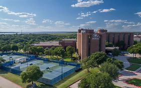 Hilton Dfw Lakes Executive Conference Center Grapevine Exterior photo