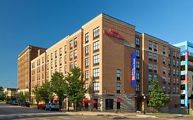 Hilton Garden Inn Bloomington Exterior photo