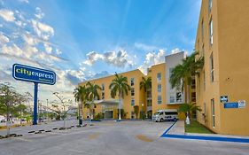 City Express By Marriott Campeche Hotel Exterior photo