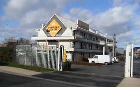 Premiere Classe Saint Ouen L'Aumone Hotel Exterior photo