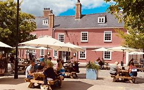 Kings Arms Hotel Abergavenny Exterior photo