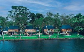 Water Scapes Hotel Kumarakom Exterior photo