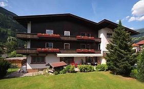 Hotel Garni Maximilian Zell am Ziller Exterior photo