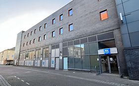 ibis budget Swindon Hotel Exterior photo