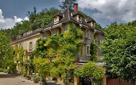 Hotel Le Cro-Magnon Les Eyzies Exterior photo