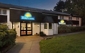 Days Inn Hotel Fleet Exterior photo