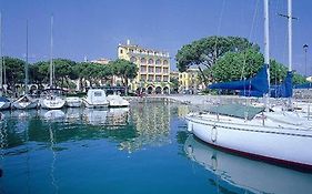 Hotel Vittorio Desenzano del Garda Exterior photo