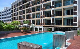 August Suites Pattaya Exterior photo