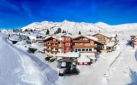 Hotel Kristall Obertauern Exterior photo