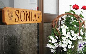 Appartements Pension Sonia Funes  Exterior photo