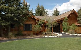 The Hatchet Resort Moran Exterior photo
