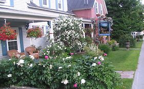 Au Coeur De Magog Bed and Breakfast Exterior photo