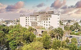 Vivanta Vadodara Hotel Exterior photo