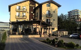 Best Hotel Hunedoara Exterior photo