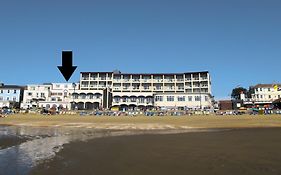 Sandringham Hotel - Seafront, Sandown - Free Car Ferry Exterior photo