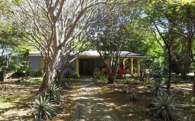 Hospedaje Frente A La Playa Huehuete Appartement Tupilapa Exterior photo