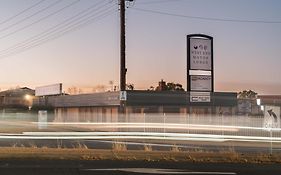 West End Motor Lodge Orange Exterior photo