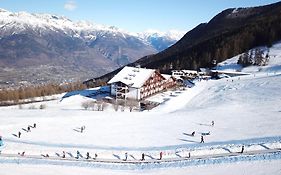 Etoile De Neige Hotel Pila  Exterior photo