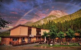 Reitstall Und Saloon San Jon Hotel Scuol Exterior photo