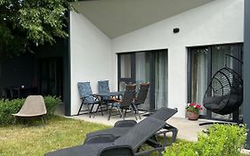 Albatross Relax Bungalow Seaside Appartement Ķesterciems Exterior photo