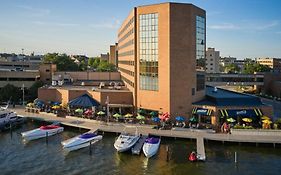 Oshkosh Waterfront Hotel & Convention Center Exterior photo