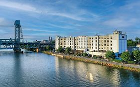 Hampton Inn & Suites Newark-Harrison-Riverwalk Exterior photo