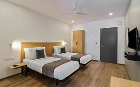 Super Townhouse White Ridge Kondapur Hotel Kondapur  Exterior photo