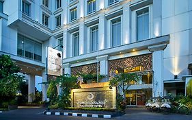 Jambuluwuk Malioboro Hotel Jogjakarta Exterior photo